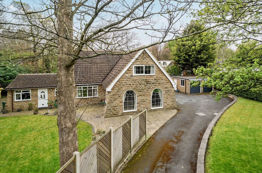 Property photo 1 of 18 Exterior And Driveway