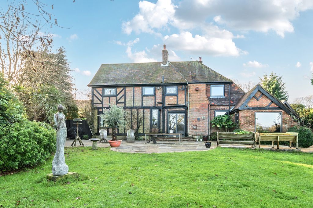 Property photo 3 of 34