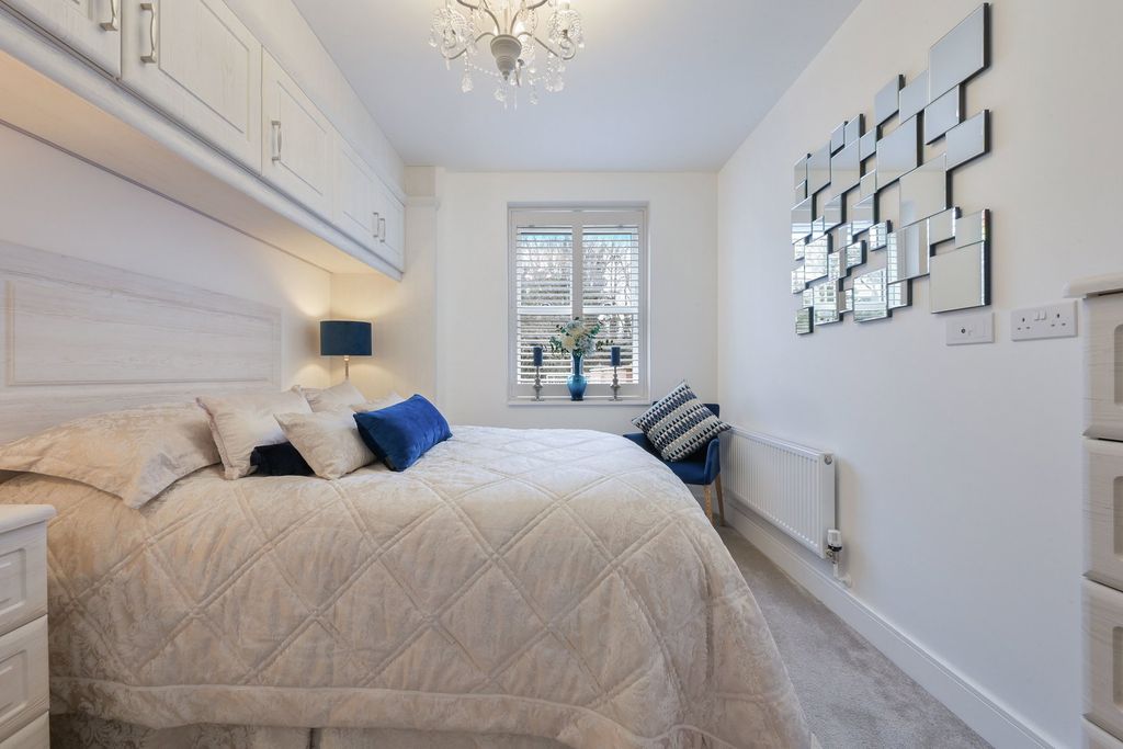 Additional image 12 of 2 bed flat for sale1 Eden Place, Oxted RH8