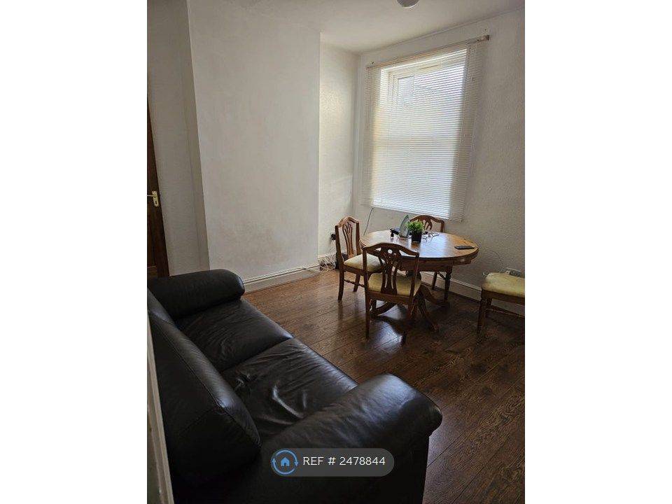 Property photo 2 of 9 Living Room