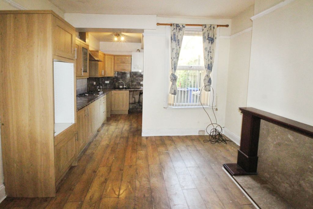 Property photo 1 of 14 Kitchen