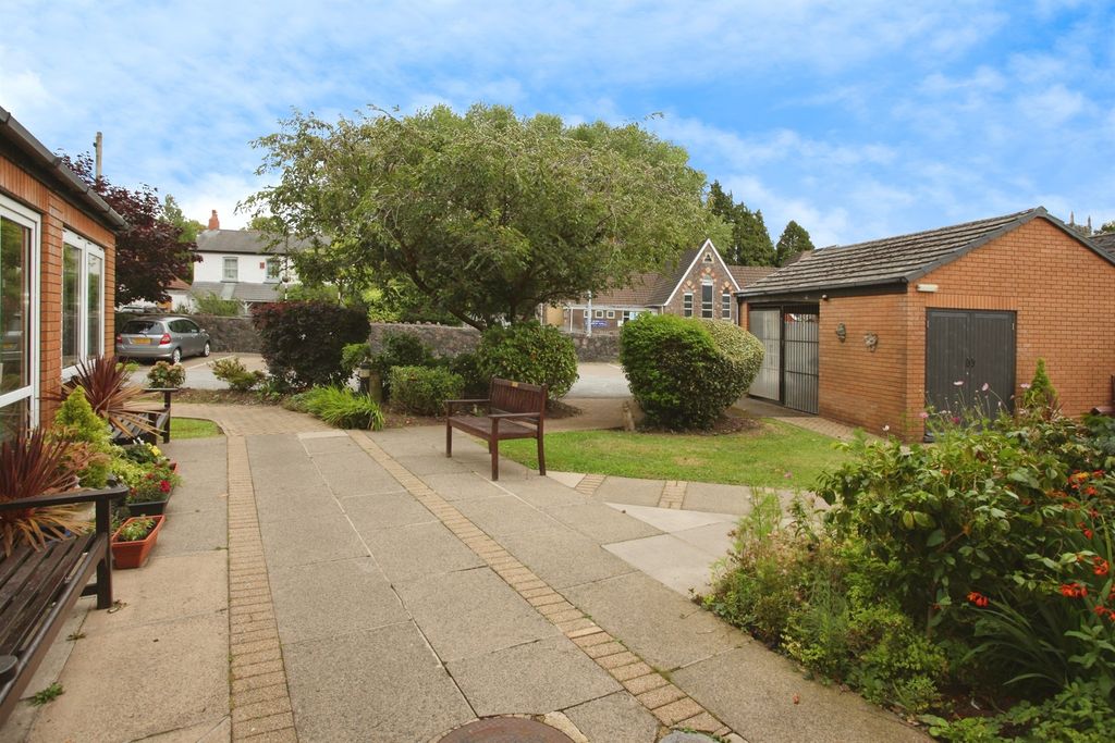 Property photo 2 of 11