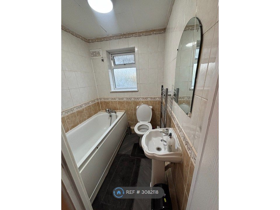 Property photo 2 of 13 Bathroom