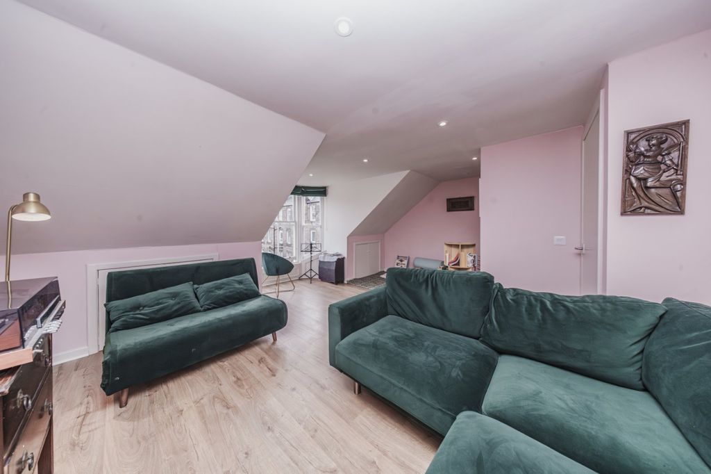 Property photo 3 of 25 Picture 3