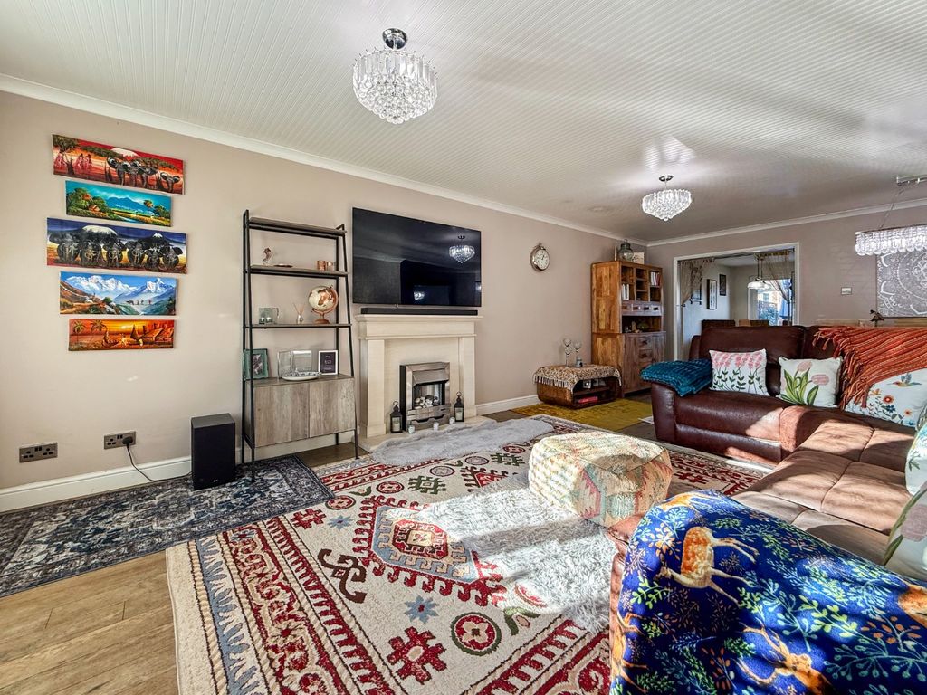 Property photo 2 of 12 4804733