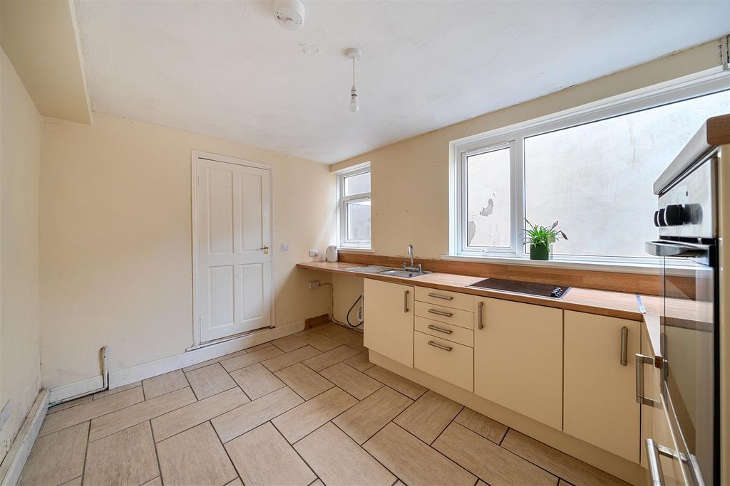 Property photo 2 of 25 1370970-9-6901Fa9Db3329.Jpg