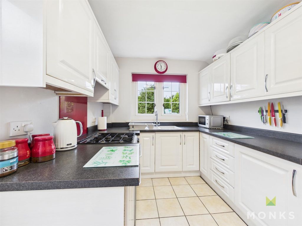 Property photo 2 of 17 Cam01348G0-Pr0738-Still008.Jpg