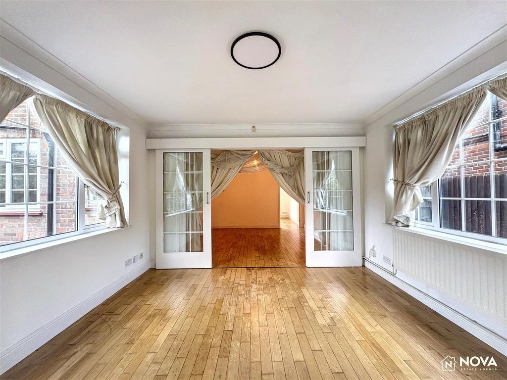 Additional image 6 of 4 bed detached house for saleOld Bedford Road, Luton LU2