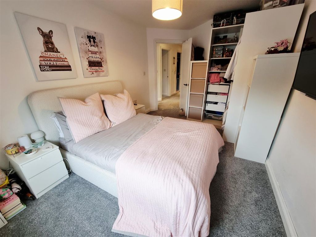 Additional image 9 of 2 bed flat for saleWestern Road, Launceston PL15