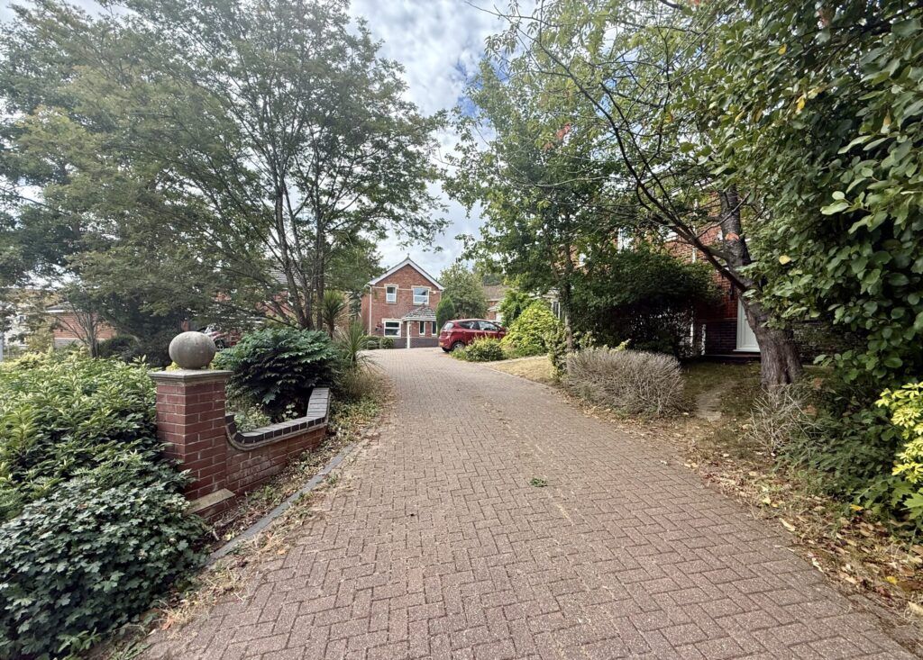 Property photo 2 of 31