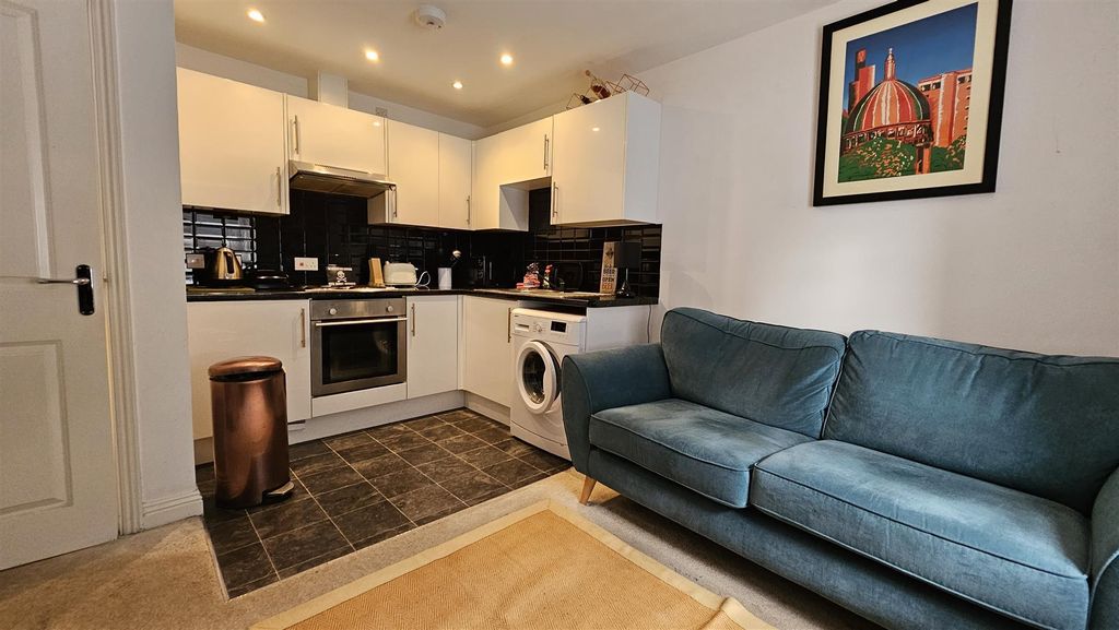 Property photo 3 of 11 Ifelbdfik0i9R2Ozethmuq.Jpg