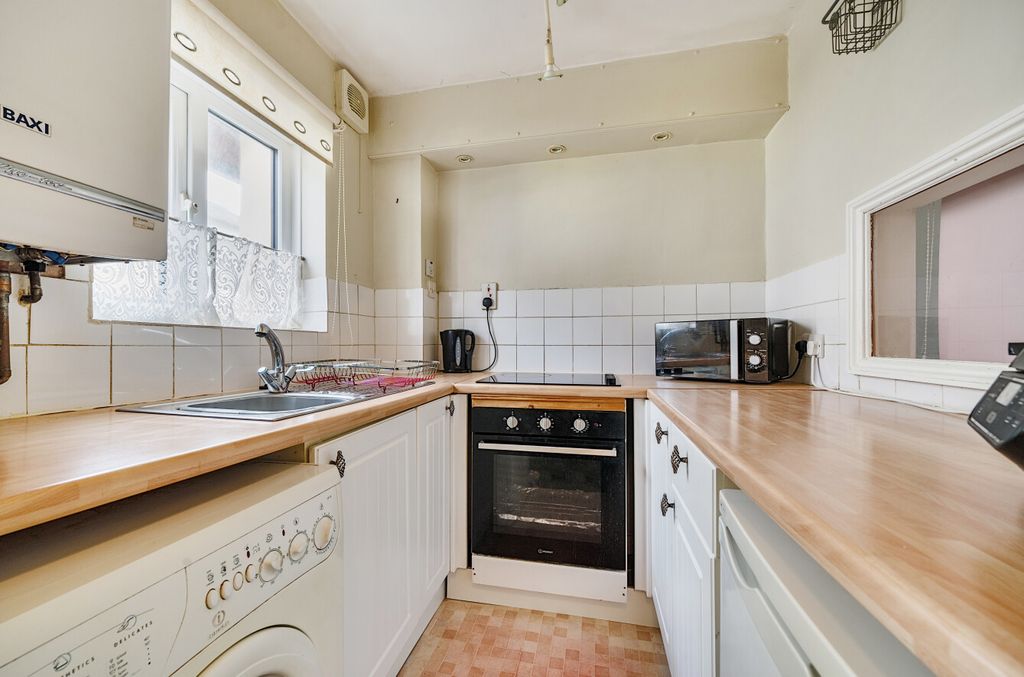 Property photo 3 of 13 Kitchen