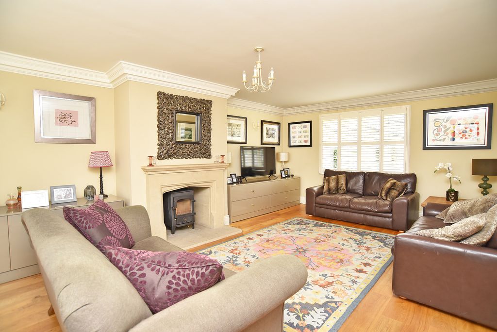 Property photo 3 of 25