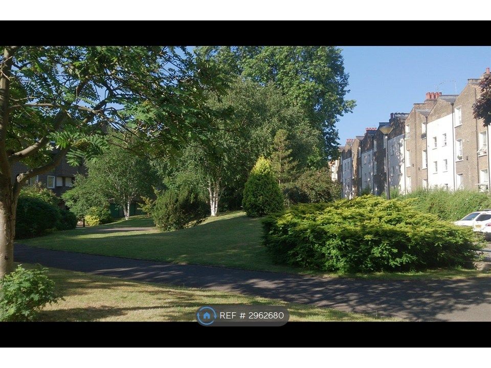 Property photo 1 of 21 Private Communal Green Area