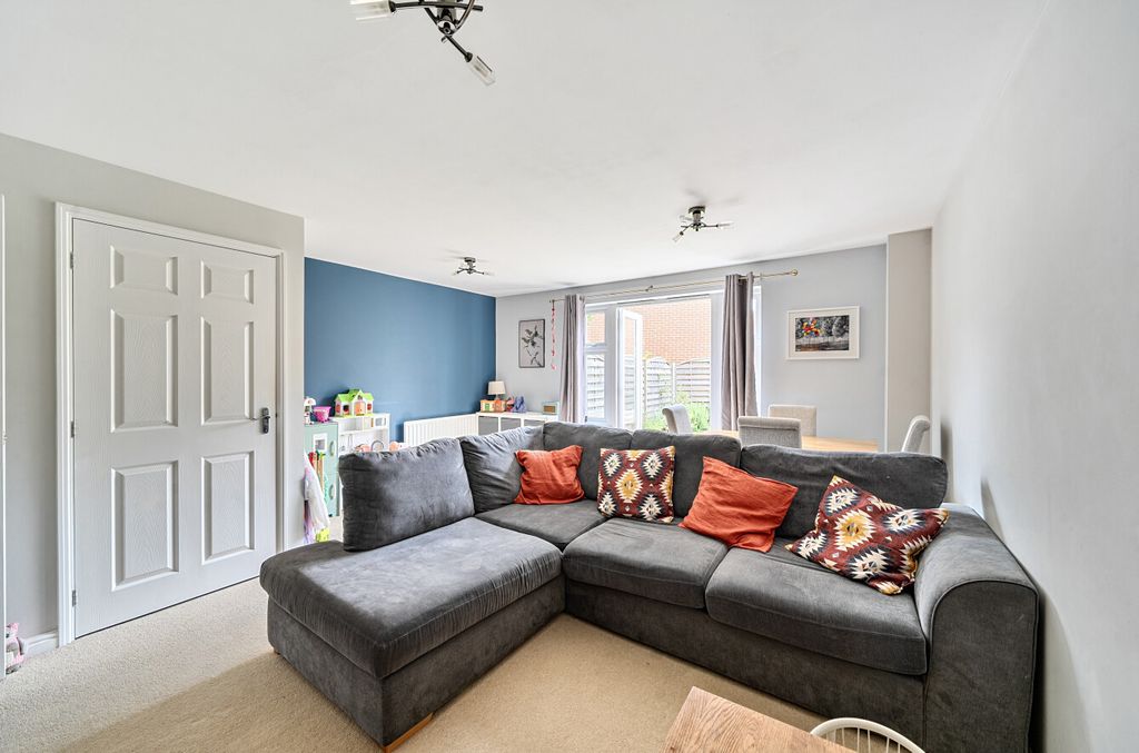 Property photo 3 of 19 1483722-9-6A424Be...
