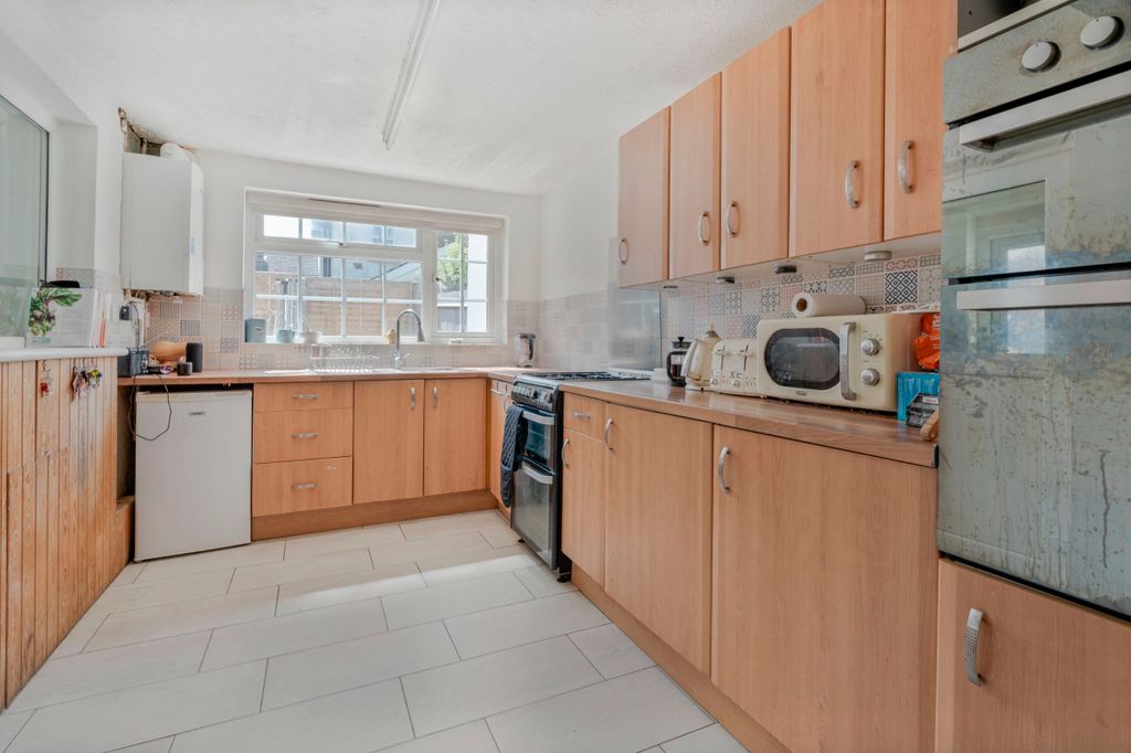 Property photo 2 of 13