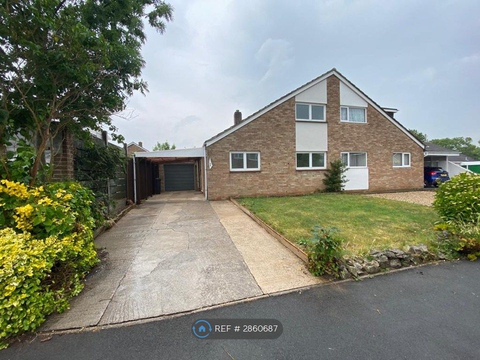 Property photo 1 of 11 Superb Chalet Bungalow