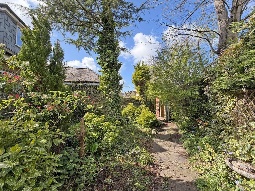 Property photo 3 of 18