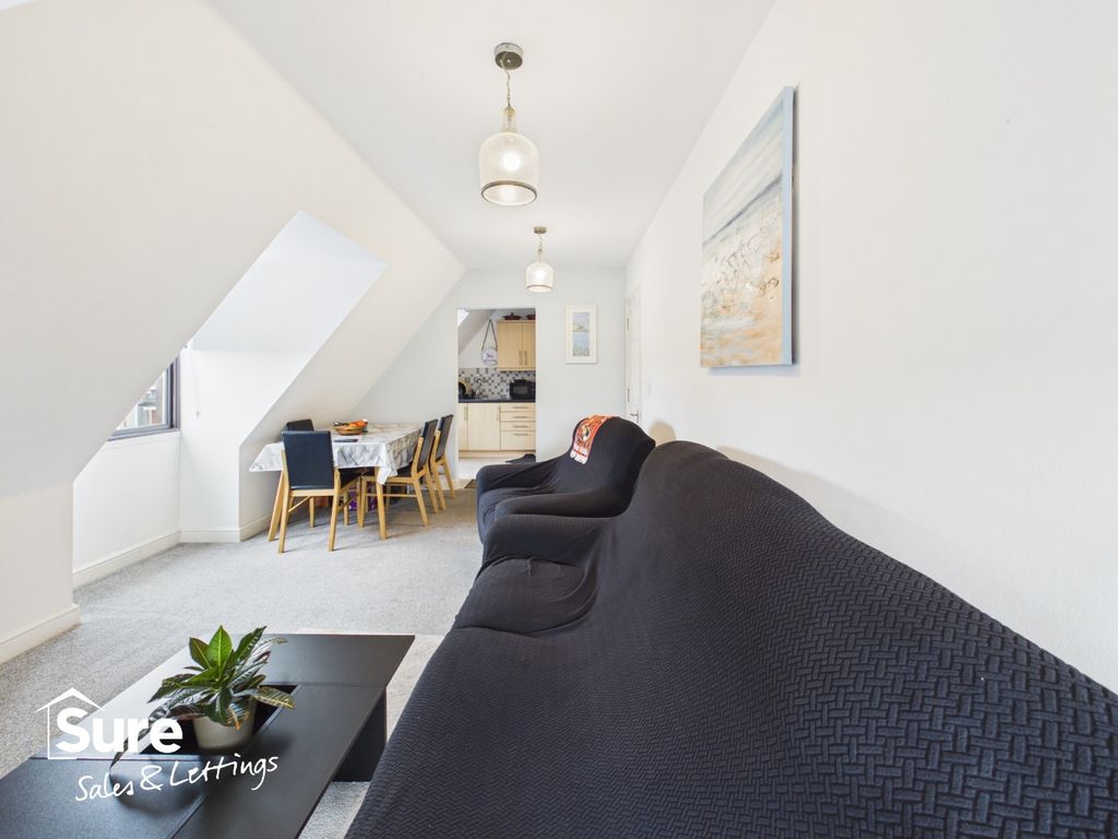 Property photo 3 of 16 5240184
