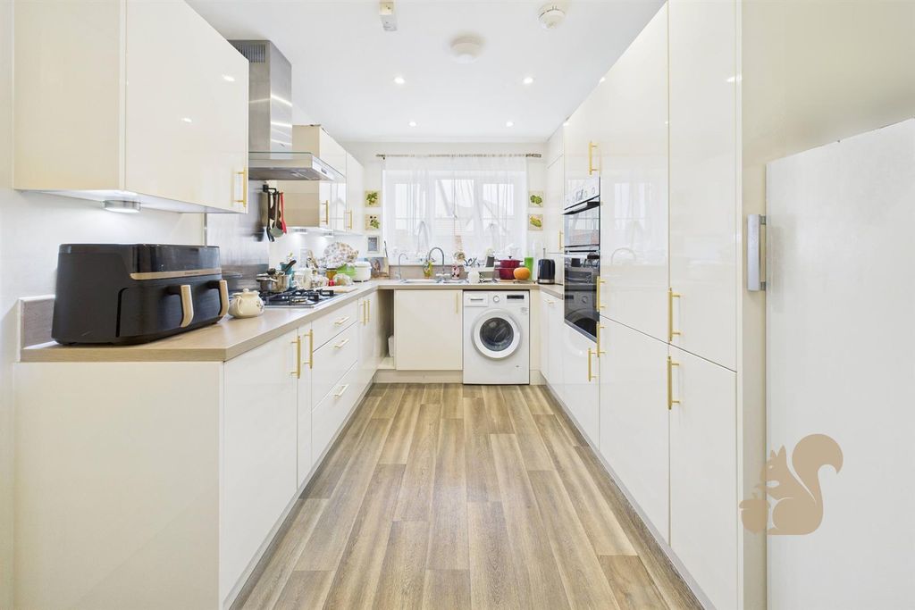 Property photo 2 of 21 Kitchen/Diner