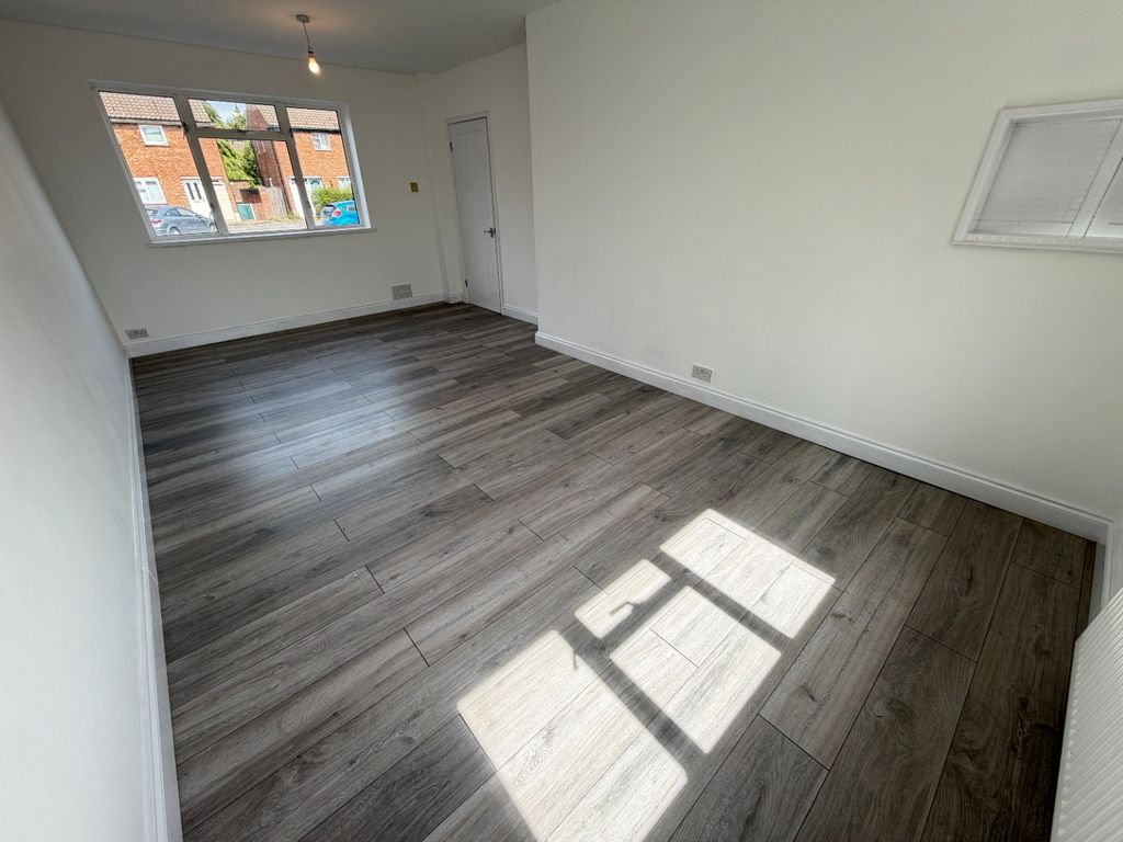 Property photo 3 of 10 5191902
