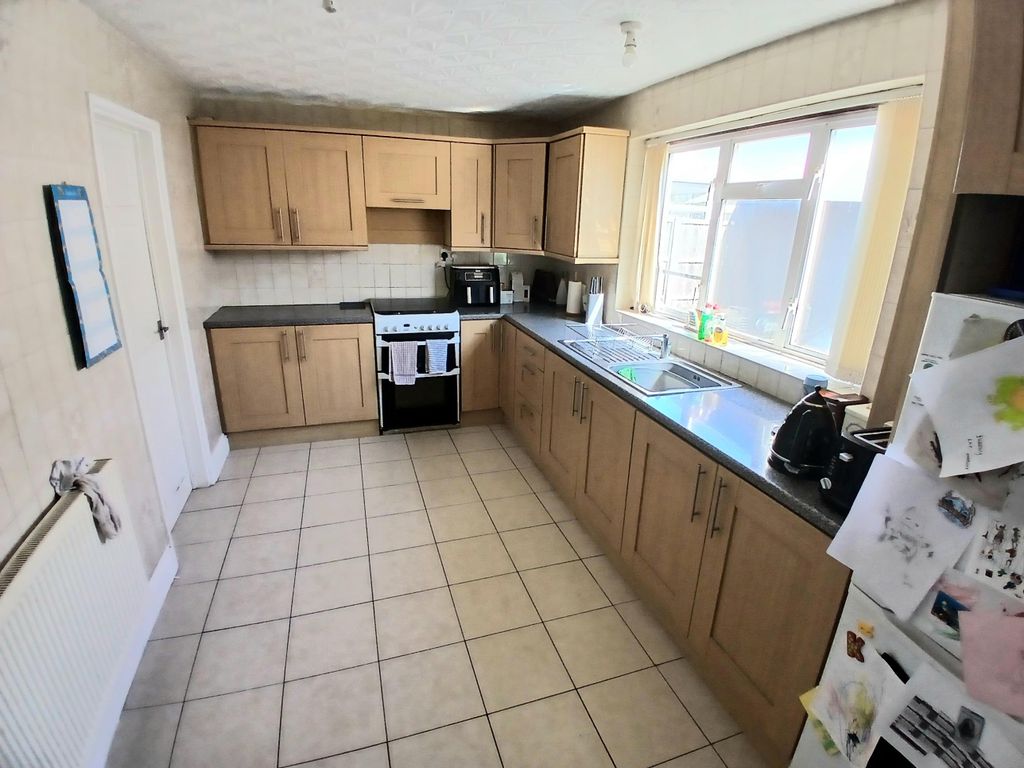 Property photo 2 of 20 Image