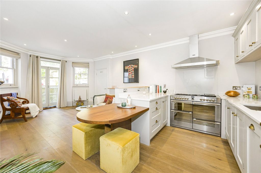 Property photo 2 of 12 Picture No. 11