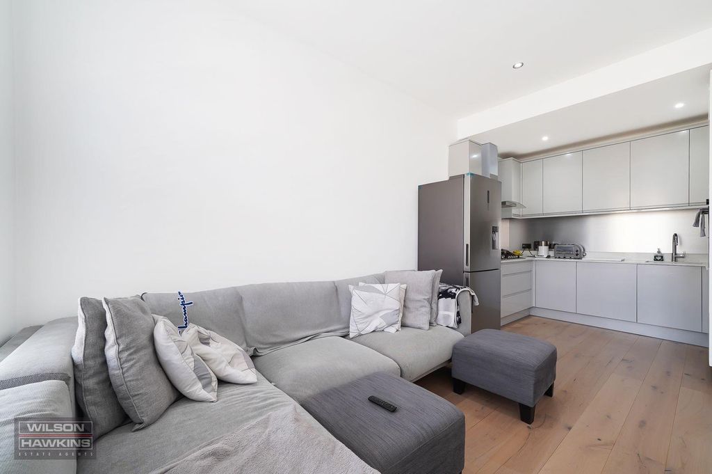Property photo 3 of 15 3 Edgehill House - 0Yc7Ydwn23Raeoanzahv.Jpg