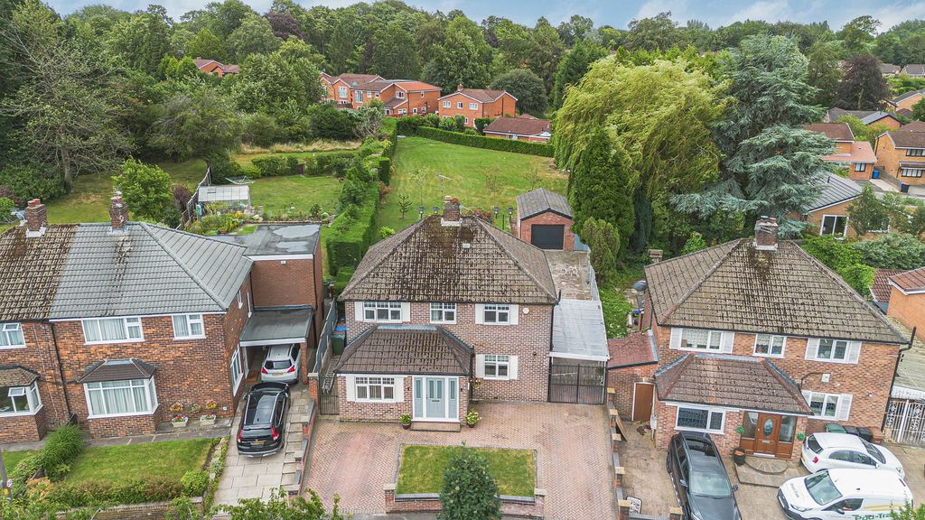 Property photo 2 of 33