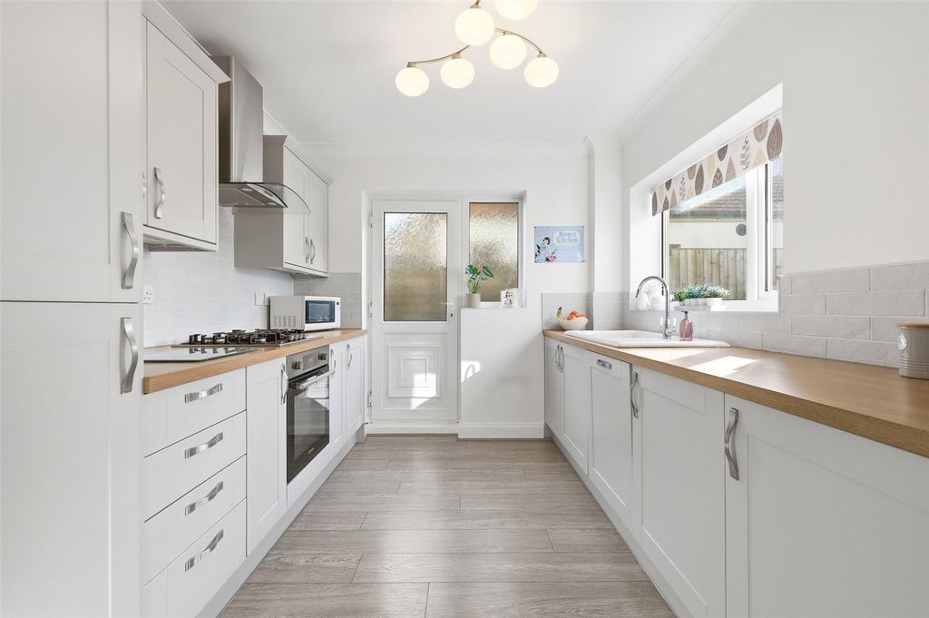 Property photo 3 of 22 Picture No. 19