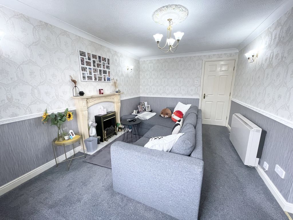 Property photo 3 of 13