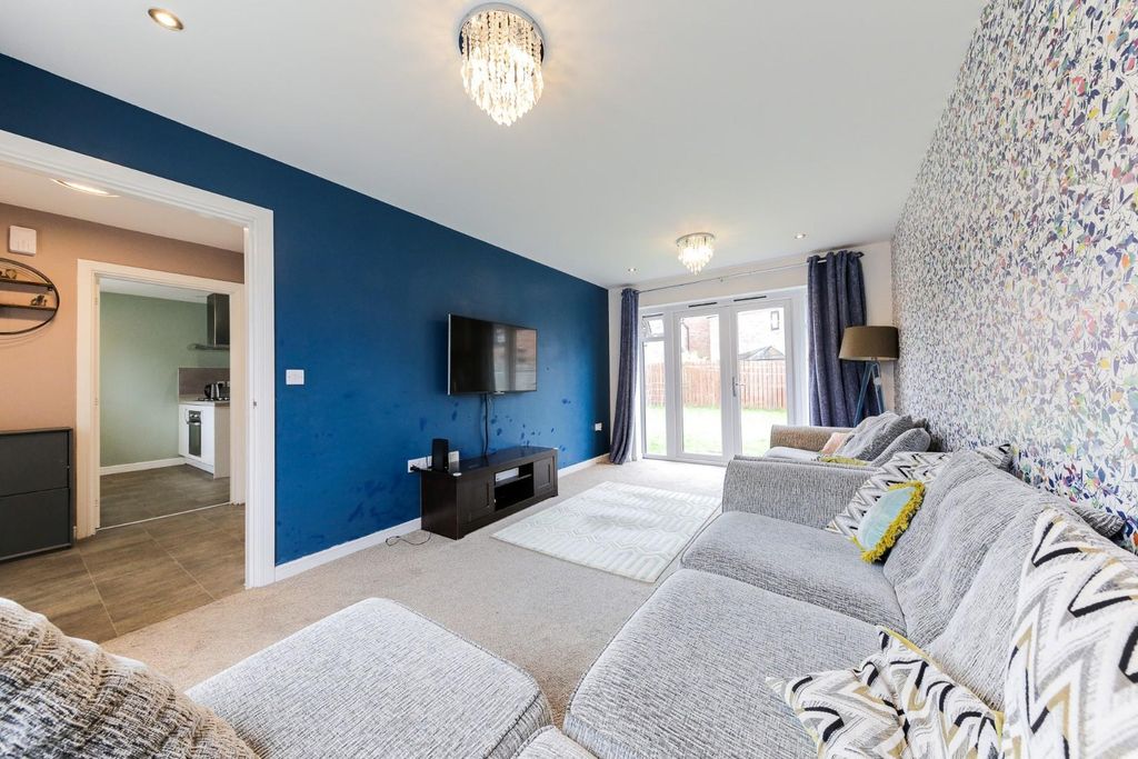 Property photo 2 of 19 Living Room