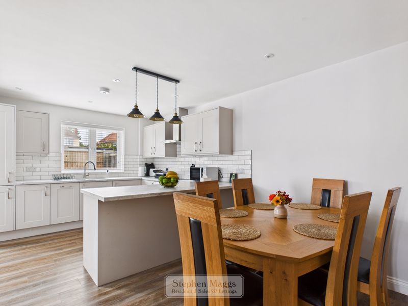 Property photo 3 of 15 Photo 6