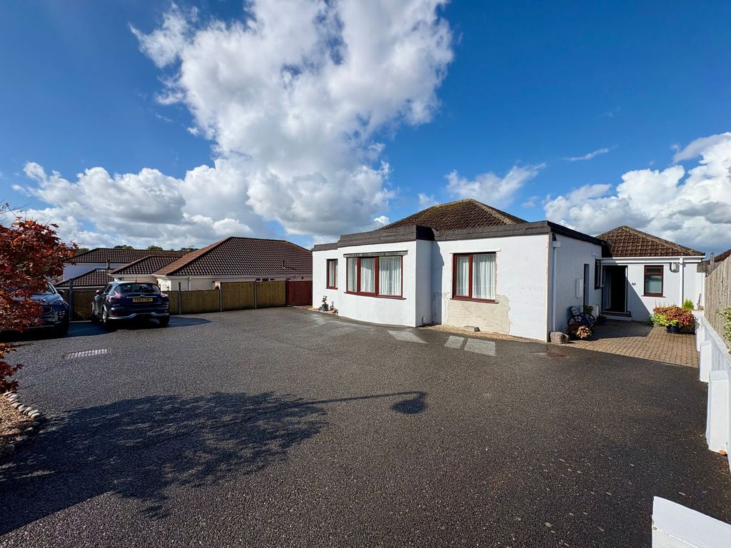 Property photo 1 of 32