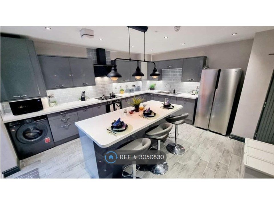 Property photo 2 of 7 Shared Kitchen2