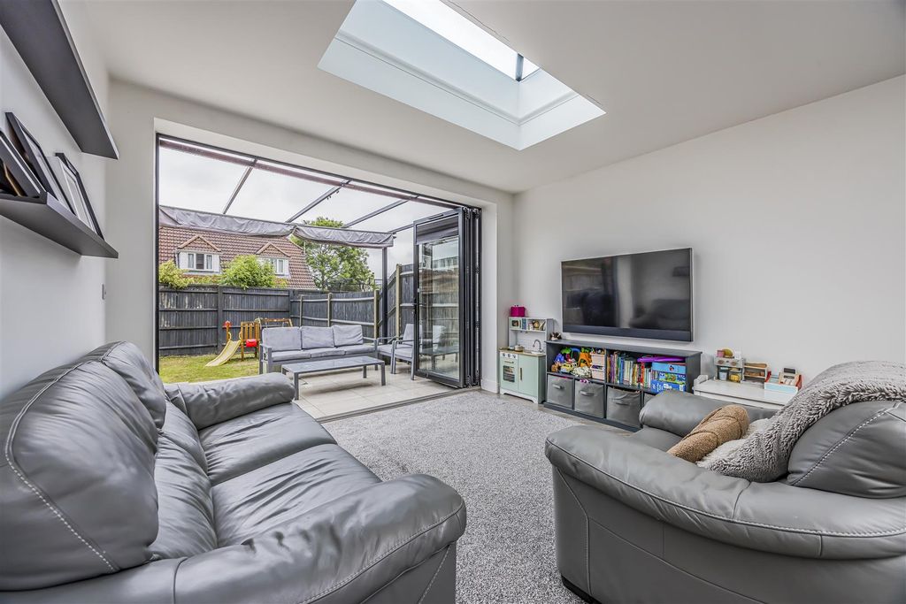 Property photo 3 of 21 Park Avenue, Waterlooville-Porticomarketing-Nexa-2