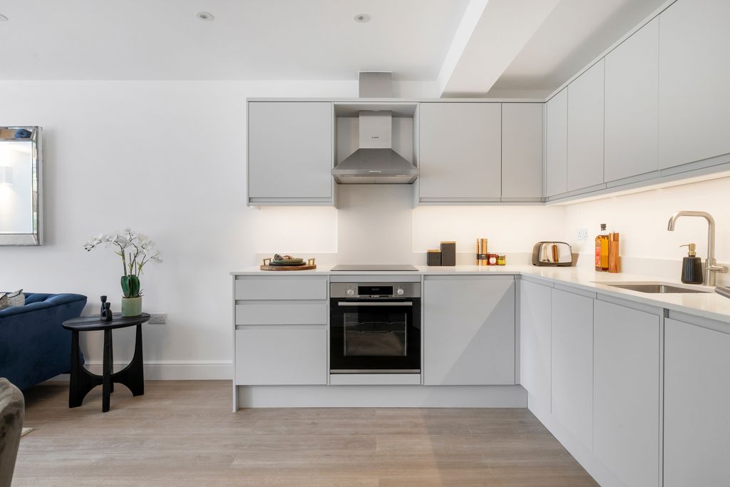 Property photo 2 of 11 2-Bedroom Show Apartment