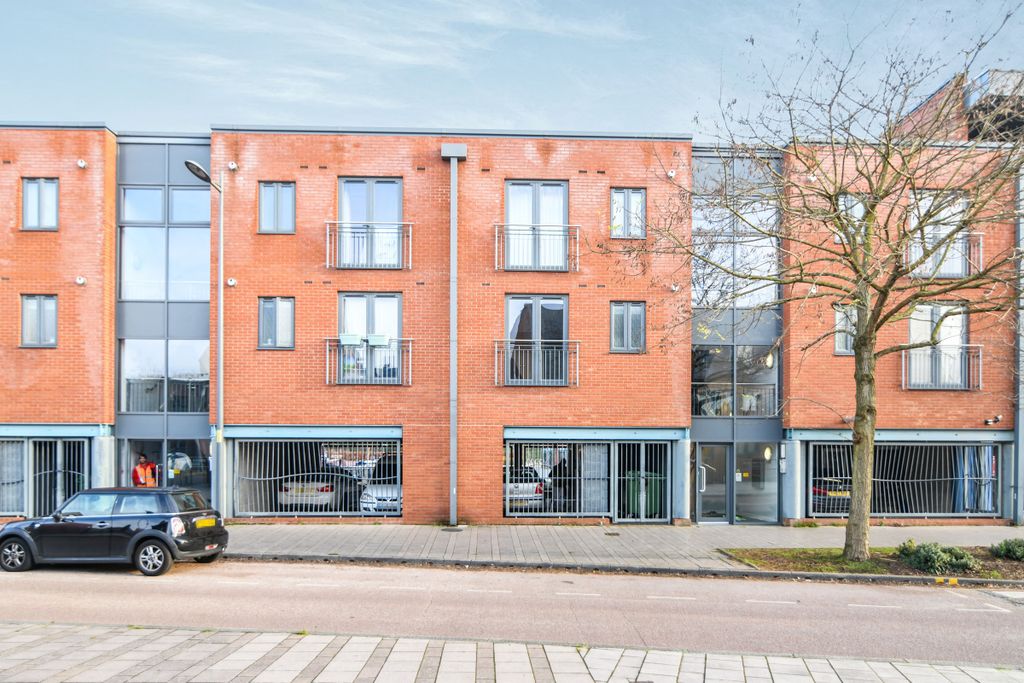 Property photo 1 of 9