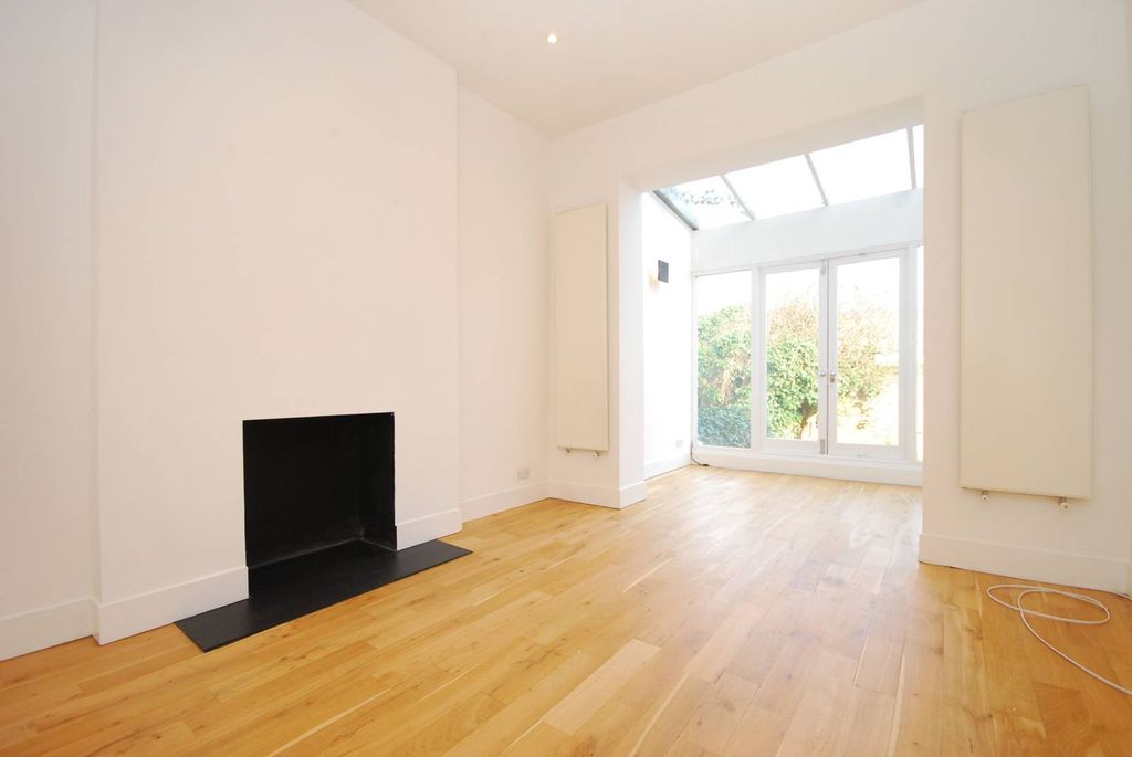 Property photo 2 of 21