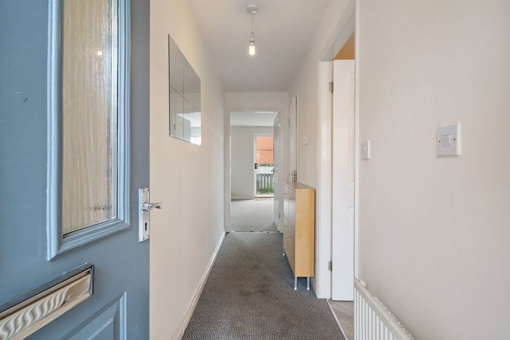 Property photo 3 of 31