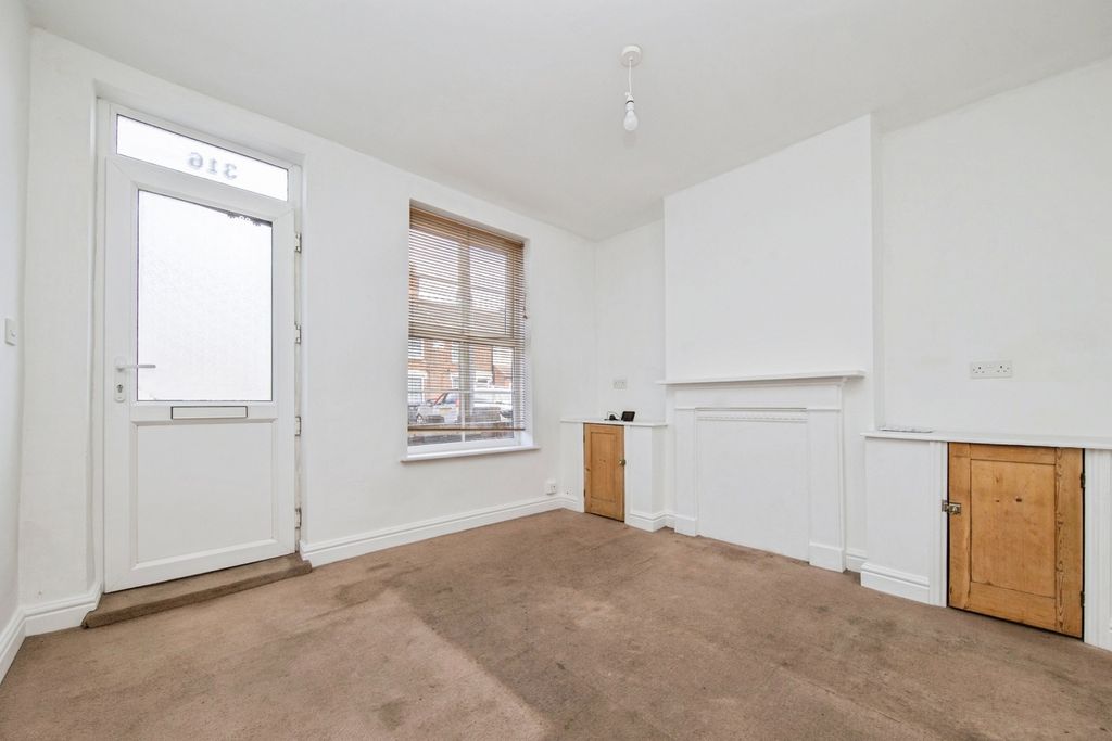 Property photo 3 of 17 Photo