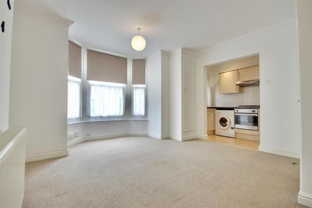 Property photo 2 of 6