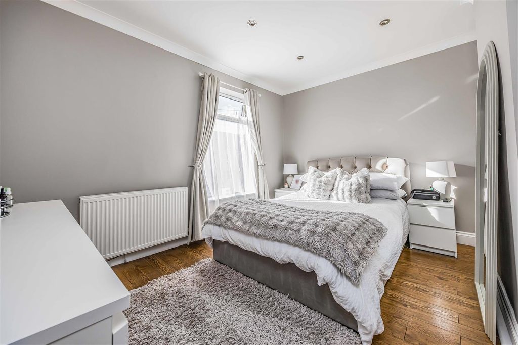 Property photo 3 of 19 62 Walden Road, Nelson, Portsmouth-Small-Porticoma