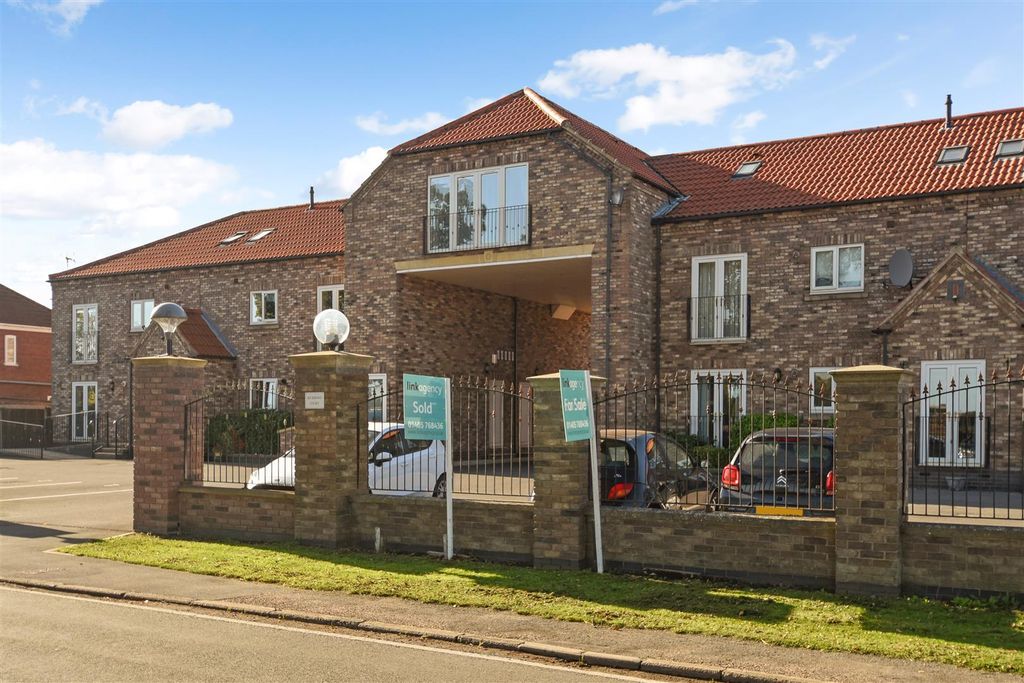 Property photo 1 of 6 Richmond Court.Jpg
