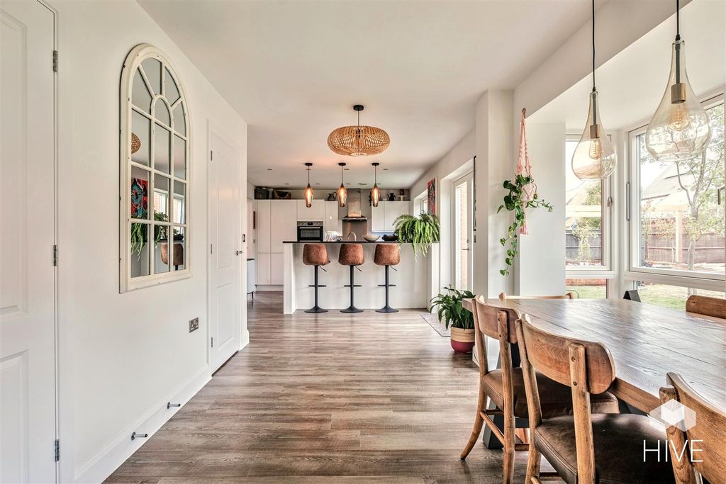 Property photo 2 of 35 Kitchen / Dining Area