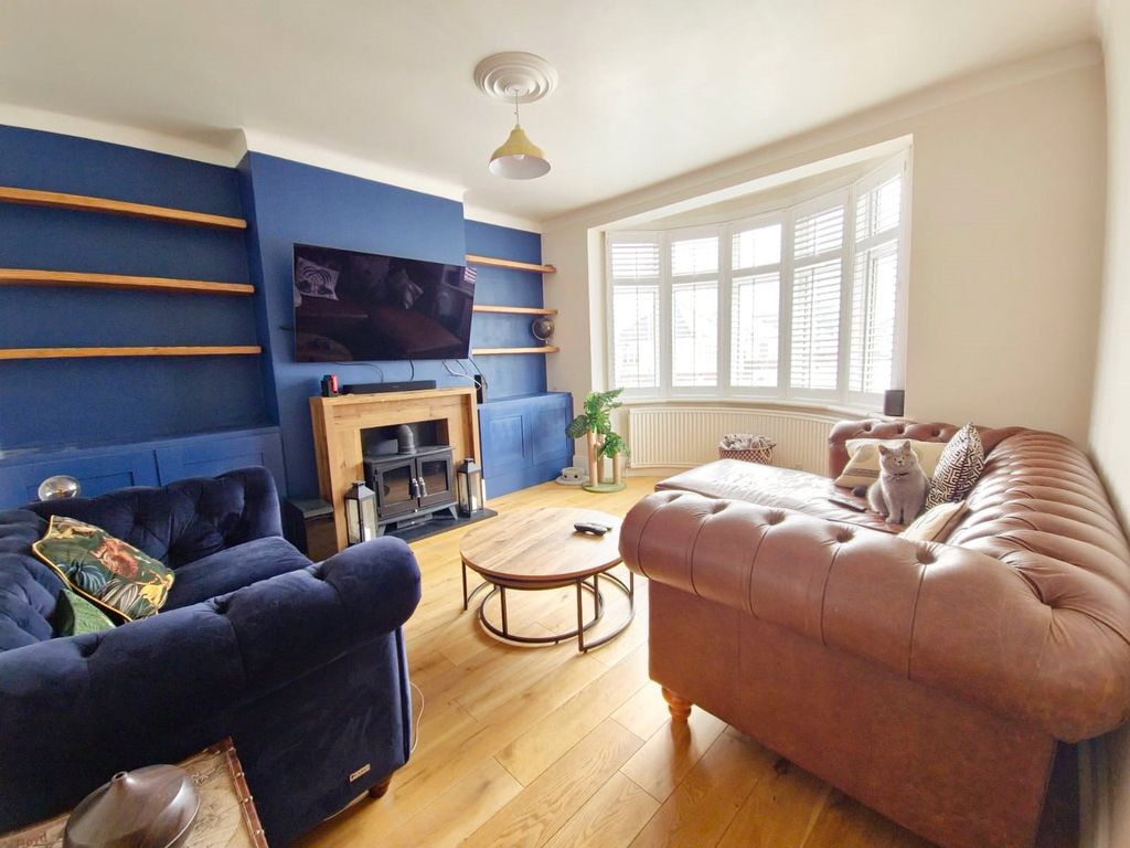 Property photo 2 of 15 Picture No. 14