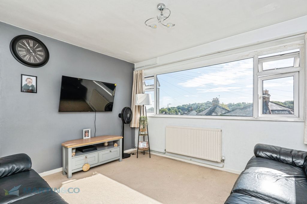 Property photo 2 of 12 4. Living Room