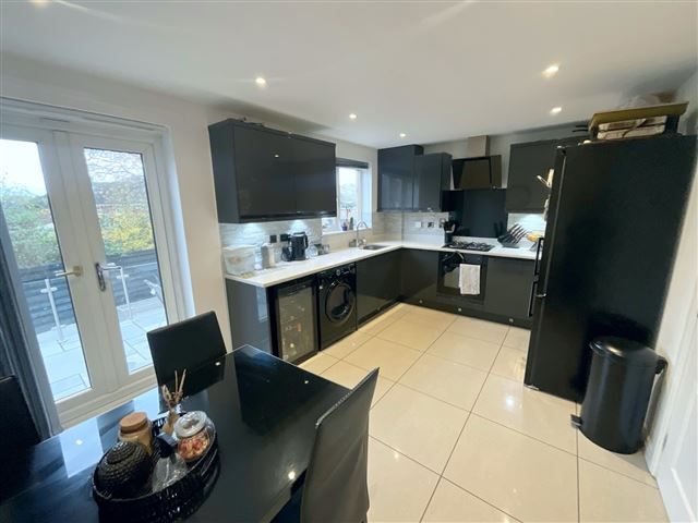 Property photo 2 of 21 Kitchen/Diner