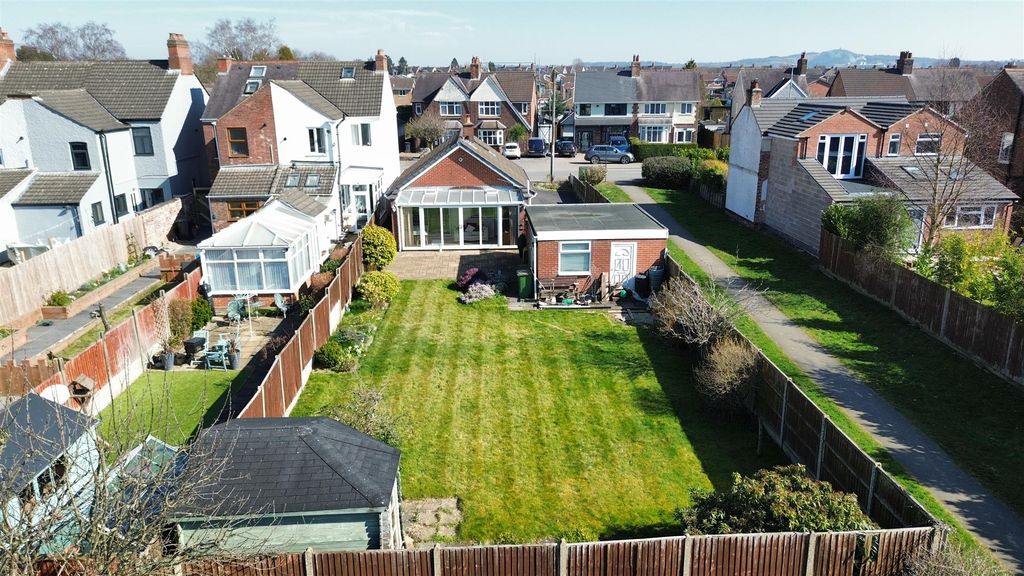 Property photo 2 of 15 Private Rear Garden