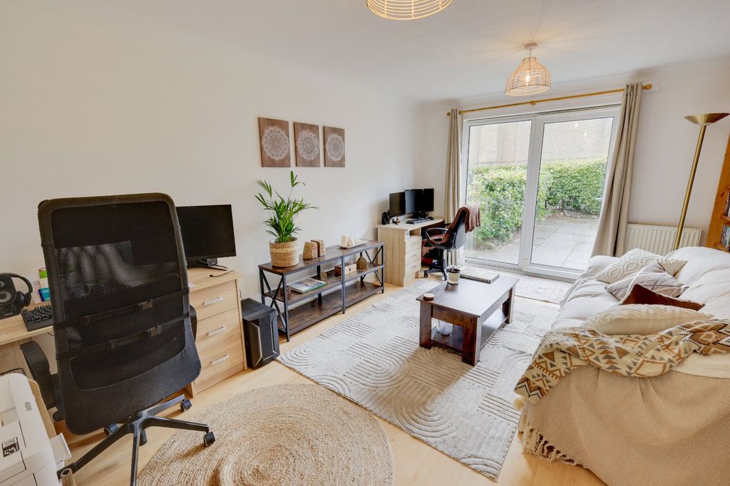 Property photo 2 of 16 Picture No. 03